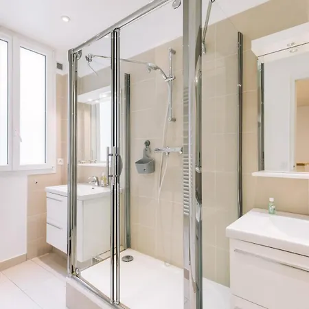 Guestready - Charming Apt Near Station Apartment *